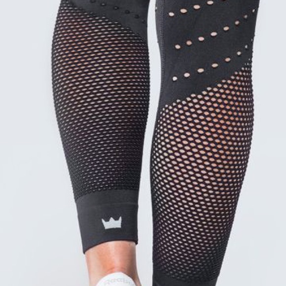 Shefit Seamless Black Leggings Size Small with Laundry Bag NWT - Picture 5 of 14